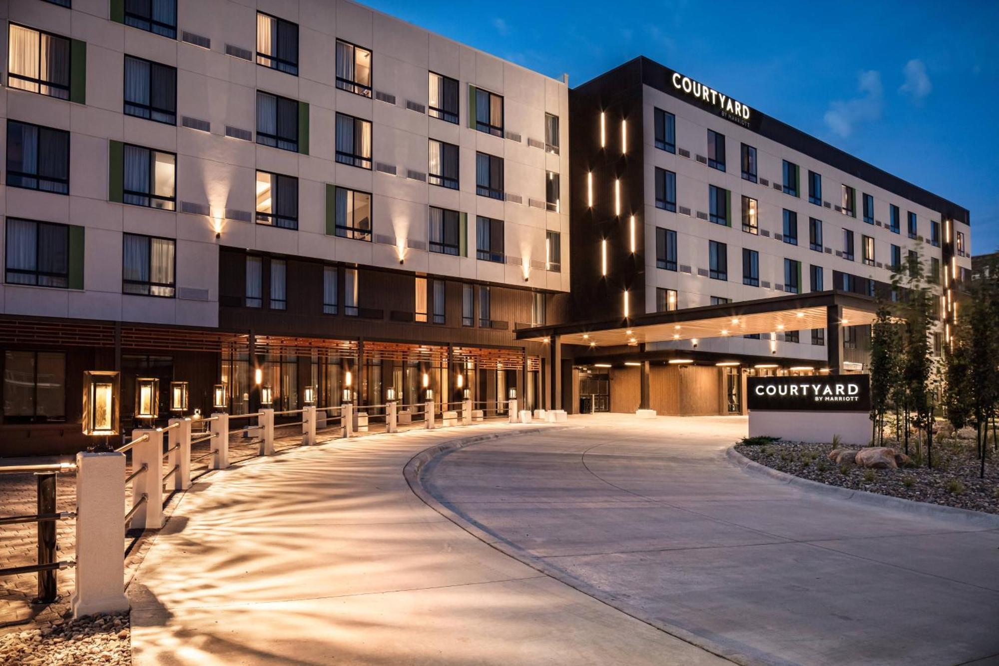 Courtyard Sioux City Downtown/Convention Center Bagian luar foto